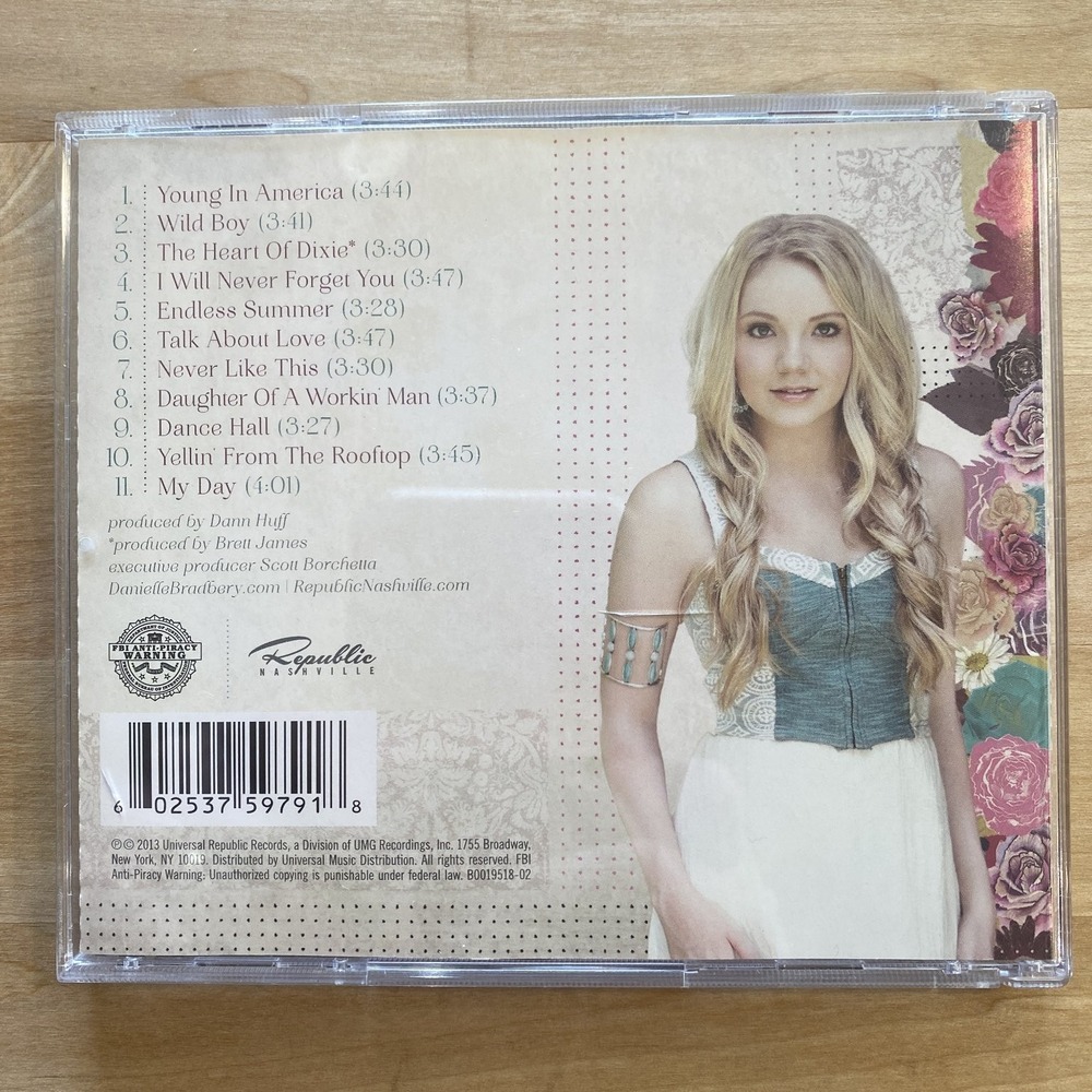 Danielle Bradbery – Danielle Bradbery CD 2013 Debut Album Country Republic - Picture 2 of 3